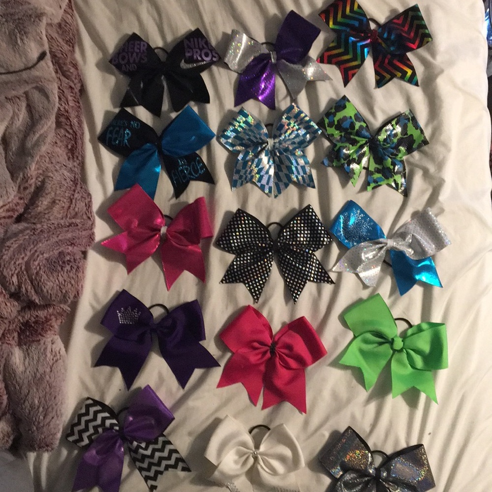 Cheer bows